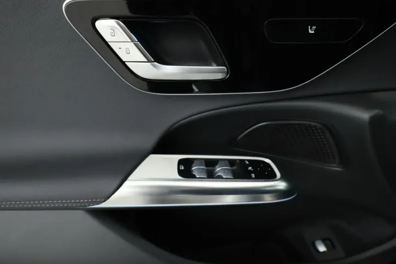 Mercedes-Benz E 220 din 2025 cu 12.393 km - oferta MER174574 - foto 20