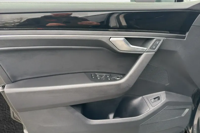 Volkswagen Touareg din 2025 cu 27.712 km - oferta VOL174594 - foto 4