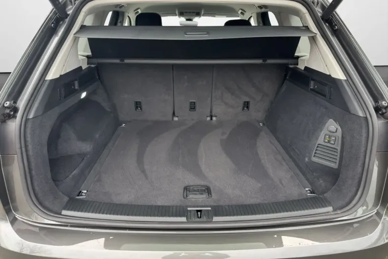 Volkswagen Touareg din 2025 cu 27.712 km - oferta VOL174594 - foto 10