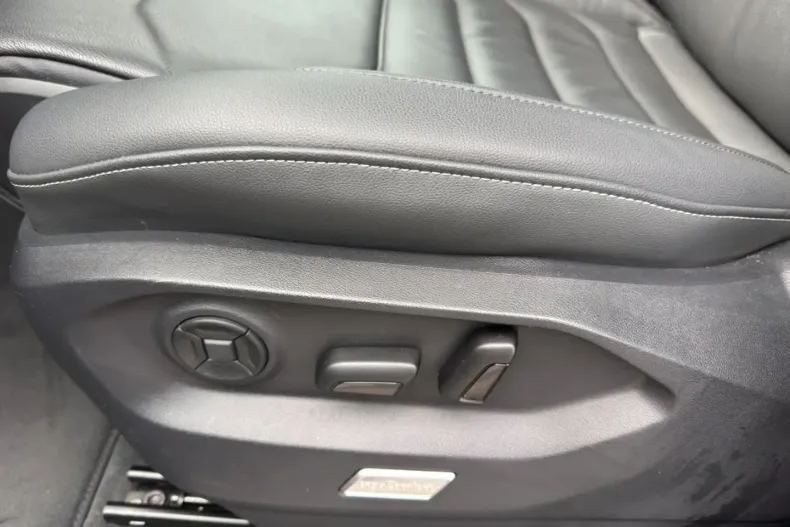 Volkswagen Touareg din 2025 cu 27.712 km - oferta VOL174594 - foto 12