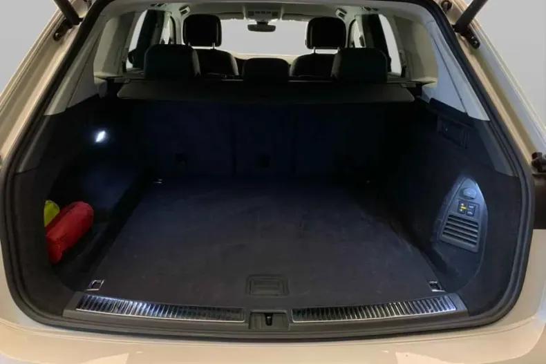 Volkswagen Touareg din 2025 cu 26.800 km - oferta VOL174595 - foto 8