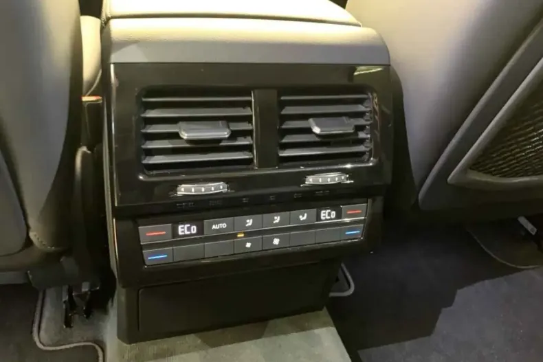 Volkswagen Touareg din 2025 cu 26.800 km - oferta VOL174595 - foto 18