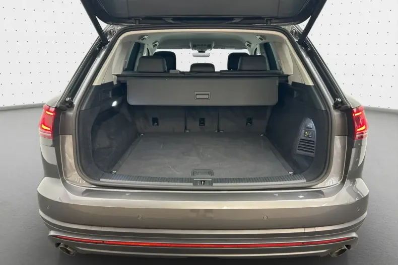 Volkswagen Touareg din 2025 cu 14.603 km - oferta VOL174597 - foto 11