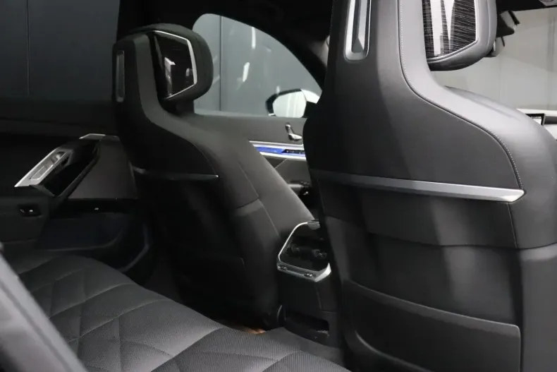 BMW 750 din 2023 cu 118.657 km - oferta BMW174602 - foto 7