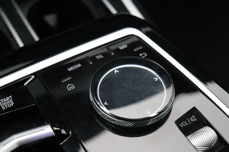 BMW 750 din 2023 cu 118.657 km - oferta BMW174602 - foto 21