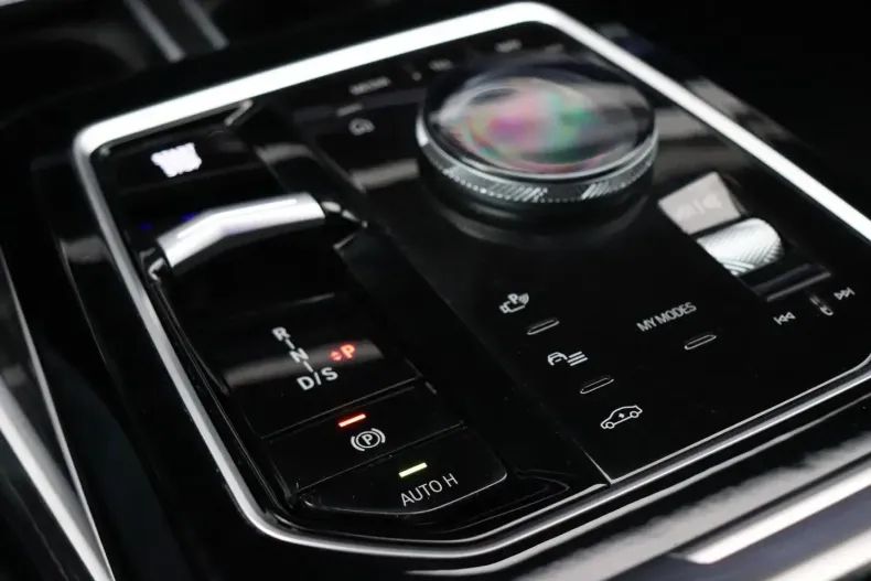 BMW 750 din 2023 cu 118.657 km - oferta BMW174602 - foto 24