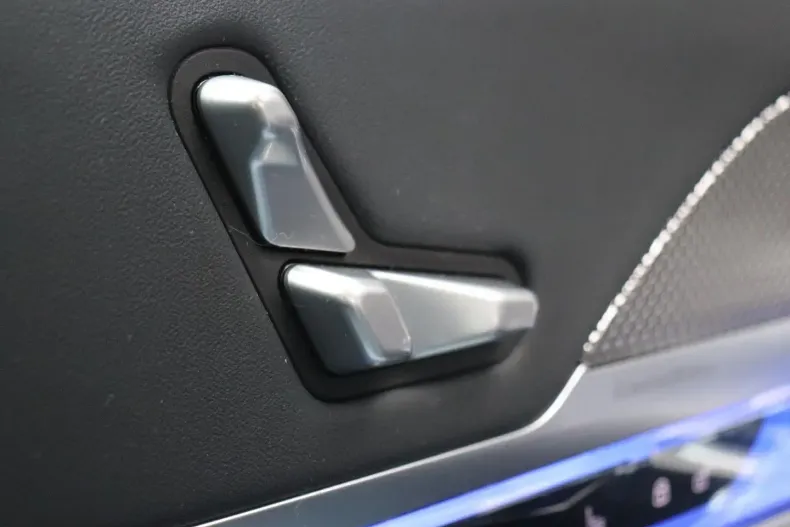 BMW 750 din 2023 cu 118.657 km - oferta BMW174602 - foto 34