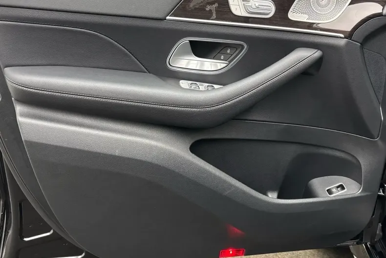 Mercedes-Benz GLS 350 din 2025 cu 19.999 km - oferta MER174614 - foto 11