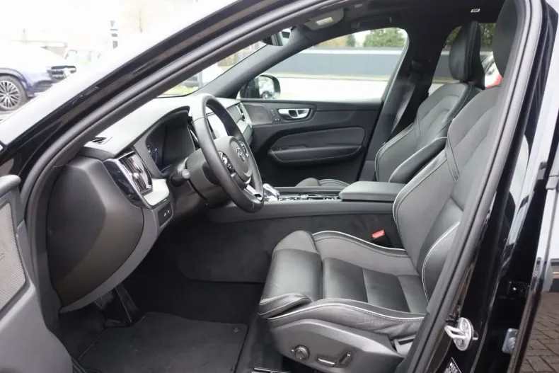 Volvo XC60 din 2024 cu 20.323 km - oferta VOL174631 - foto 12