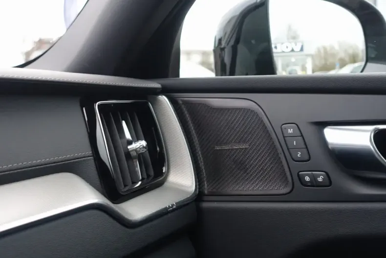 Volvo XC60 din 2024 cu 20.323 km - oferta VOL174631 - foto 14