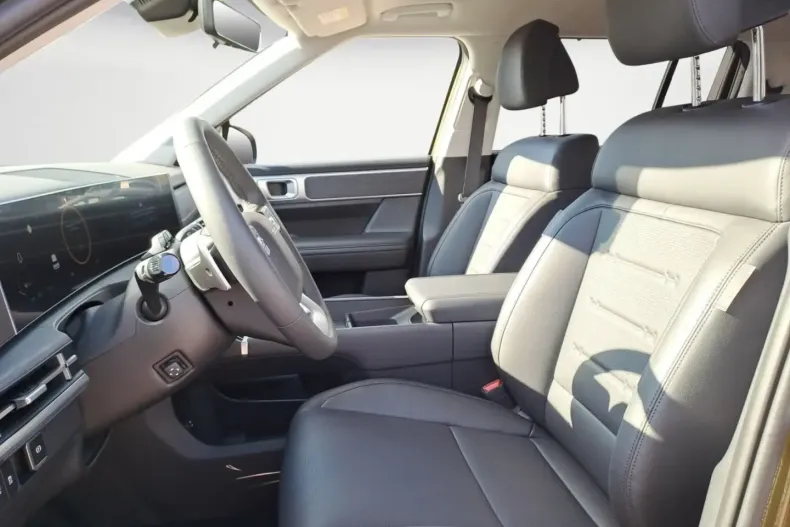 Hyundai SANTA FE din 2025 cu 16.900 km - oferta HYU174642 - foto 8