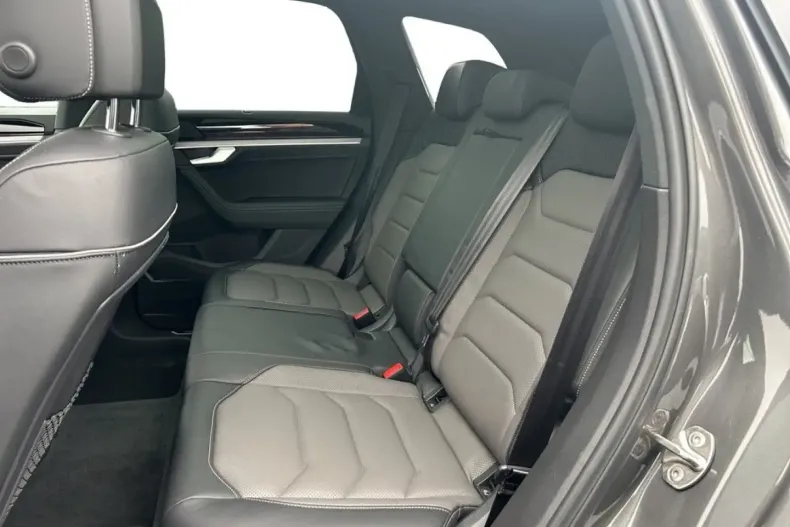 Volkswagen Touareg din 2022 cu 93.230 km - oferta VOL174670 - foto 14