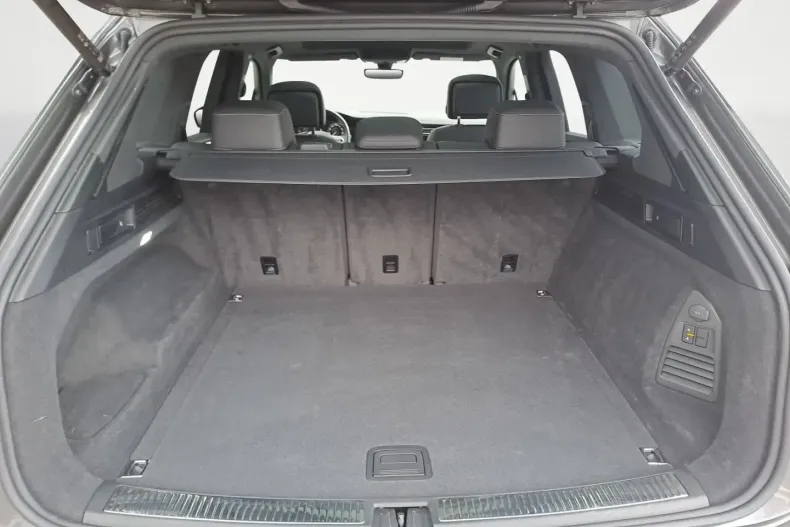 Volkswagen Touareg din 2022 cu 98.500 km - oferta VOL174676 - foto 12