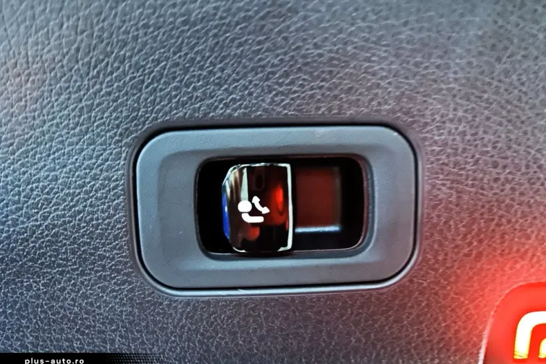 Mercedes-Benz GLC 300 din 2024 cu 39.150 km - oferta MER174677 - foto 11