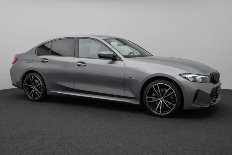 BMW 330 din 2022 cu 48.418 km - oferta BMW174685 - foto 4