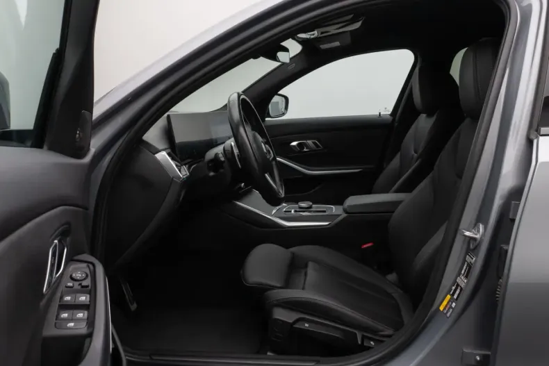 BMW 330 din 2022 cu 48.418 km - oferta BMW174685 - foto 19