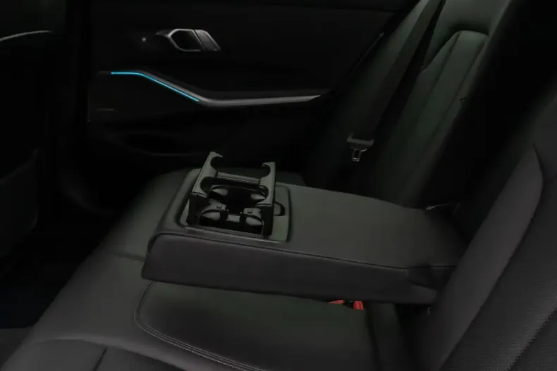 BMW 330 din 2022 cu 48.418 km - oferta BMW174685 - foto 28