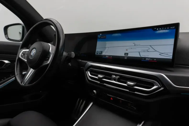 BMW 330 din 2022 cu 48.418 km - oferta BMW174685 - foto 37