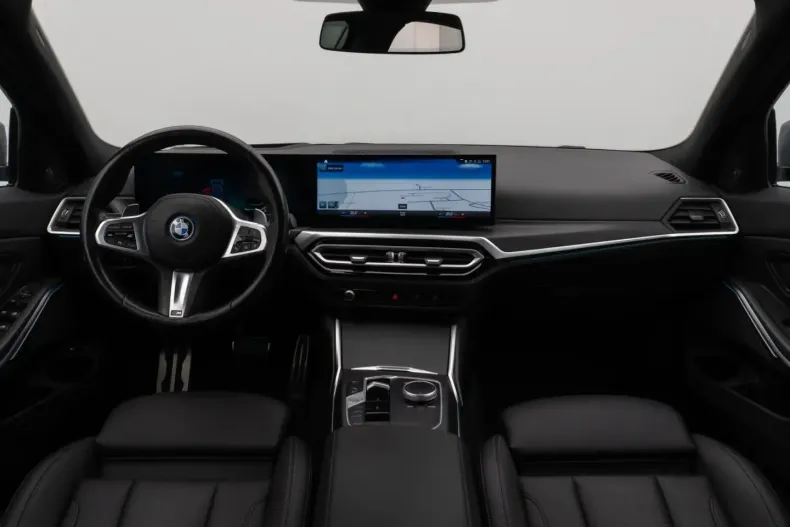 BMW 330 din 2022 cu 48.418 km - oferta BMW174685 - foto 39