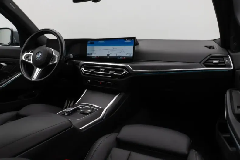 BMW 330 din 2022 cu 48.418 km - oferta BMW174685 - foto 40