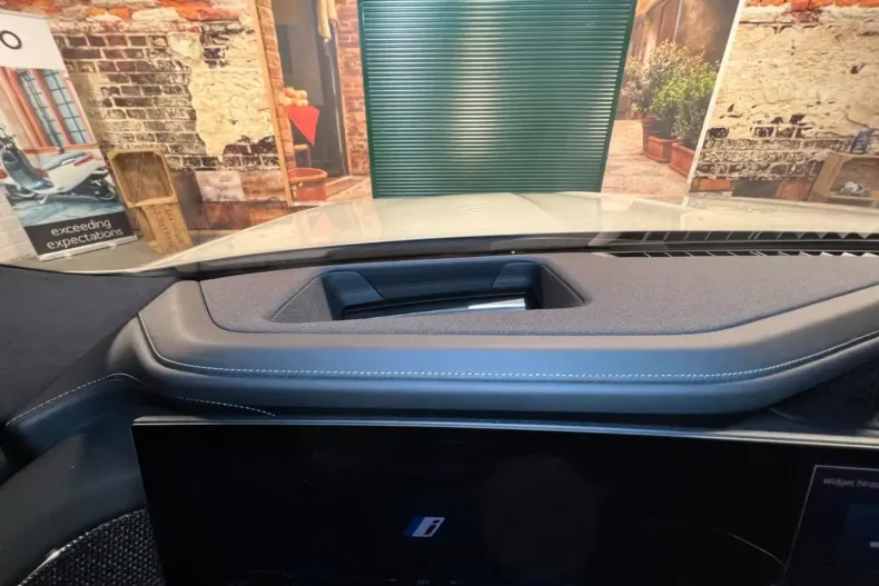 BMW 750 din 2024 cu 31.850 km - oferta BMW174696 - foto 25