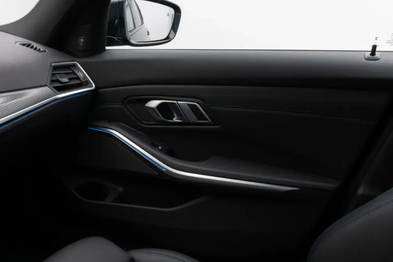 BMW 330 din 2022 cu 54.450 km - oferta BMW174697 - foto 33