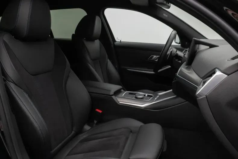 BMW 330 din 2022 cu 54.450 km - oferta BMW174697 - foto 36