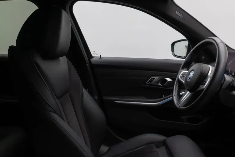 BMW 330 din 2022 cu 54.450 km - oferta BMW174697 - foto 37