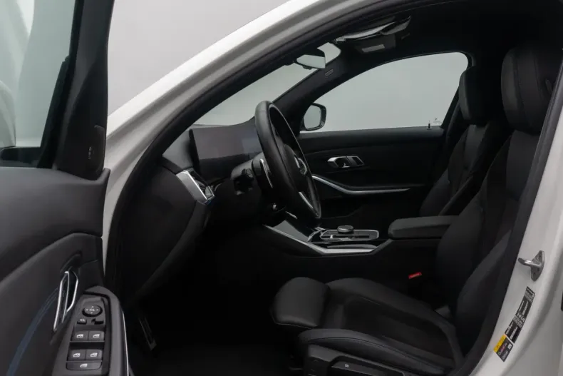 BMW 330 din 2022 cu 47.309 km - oferta BMW174701 - foto 21