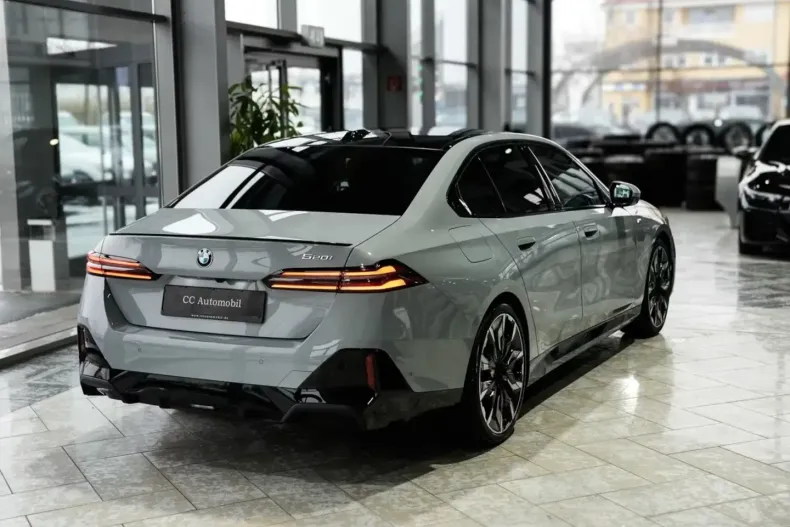 BMW 520 din 2025 cu 10.000 km - oferta BMW174707 - foto 5