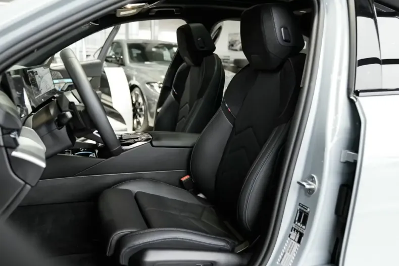 BMW 520 din 2025 cu 10.000 km - oferta BMW174707 - foto 23