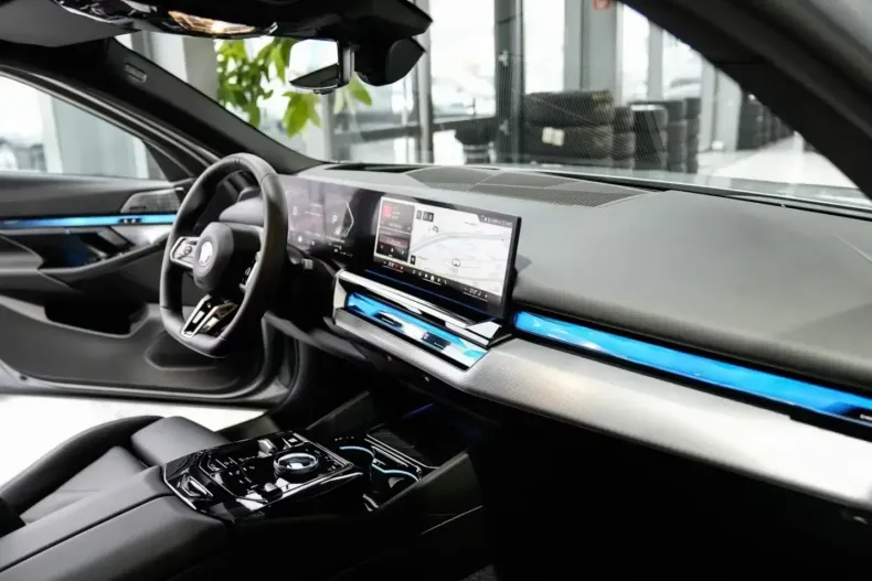 BMW 520 din 2025 cu 10.000 km - oferta BMW174707 - foto 31