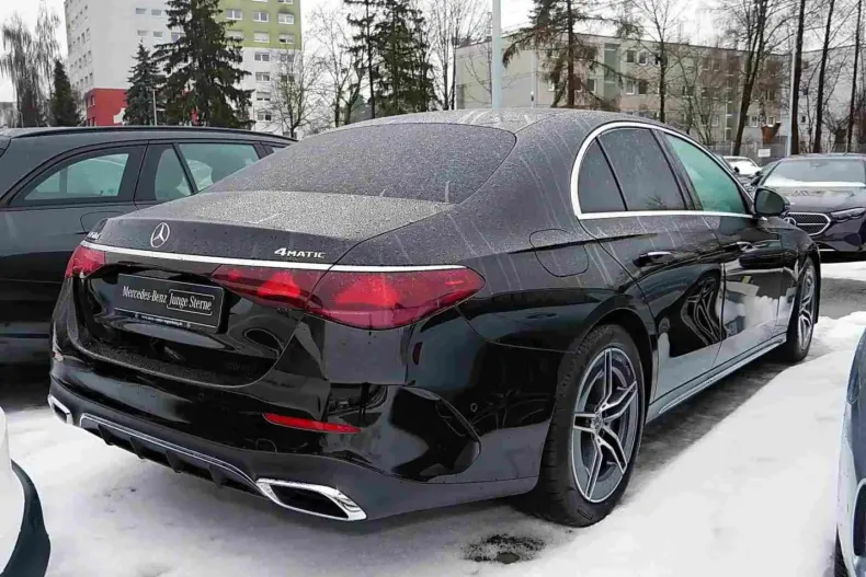 Mercedes-Benz E 450 din 2024 cu 15.925 km - oferta MER174714 - foto 4