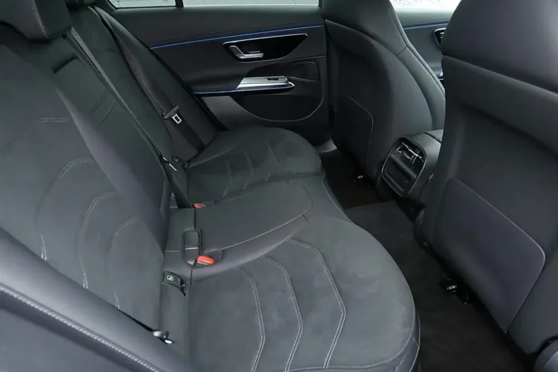 Mercedes-Benz E 450 din 2024 cu 15.925 km - oferta MER174714 - foto 7