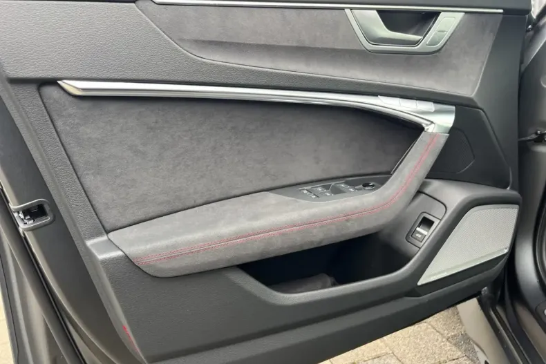 Audi RS6 din 2024 cu 10.000 km - oferta AUD174718 - foto 12