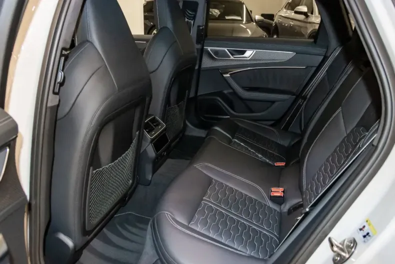 Audi RS6 din 2023 cu 43.799 km - oferta AUD174720 - foto 12