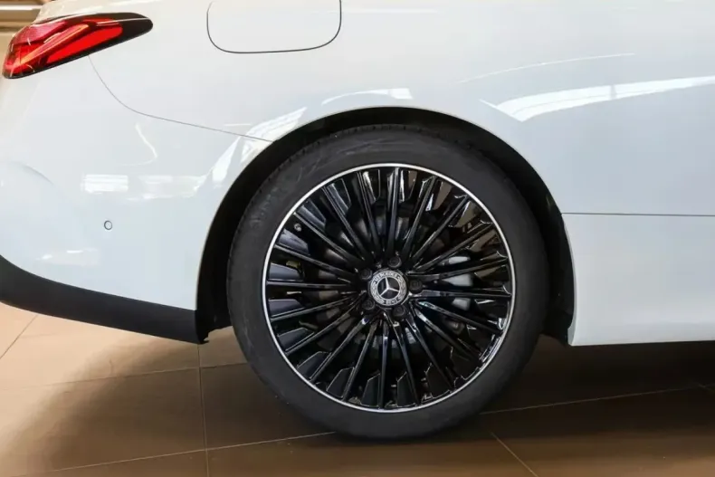 Mercedes-Benz CLE 220 din 2024 cu 24.900 km - oferta MER174730 - foto 3