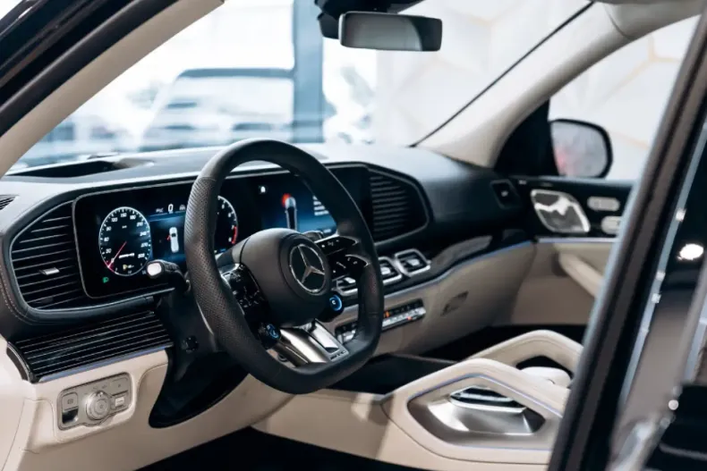 Mercedes-Benz GLS 63 din 2026 cu 100 km - oferta MER174744 - foto 2