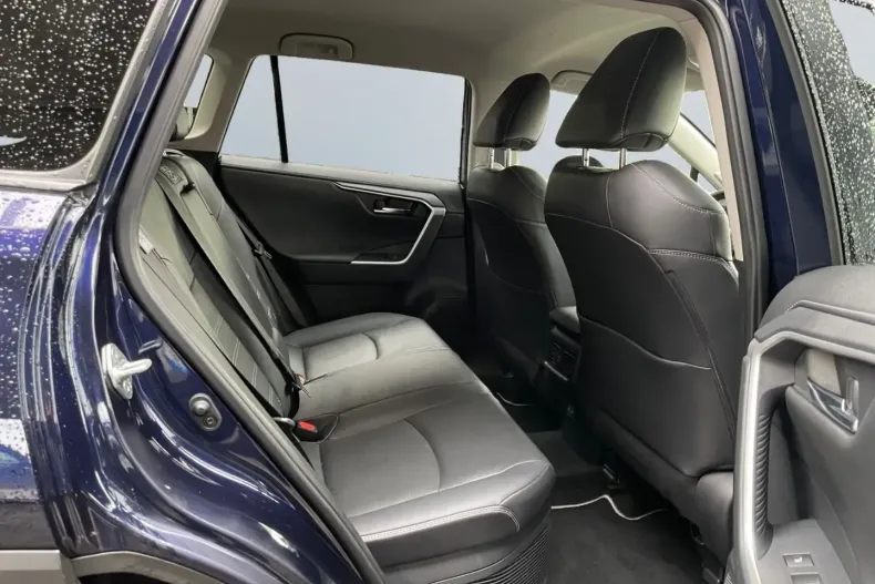 Toyota RAV4 din 2023 cu 47.950 km - oferta TOY174756 - foto 17