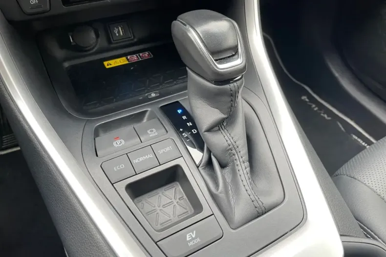 Toyota RAV4 din 2023 cu 47.950 km - oferta TOY174756 - foto 24