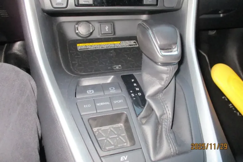 Toyota RAV4 din 2021 cu 95.427 km - oferta TOY174760 - foto 19