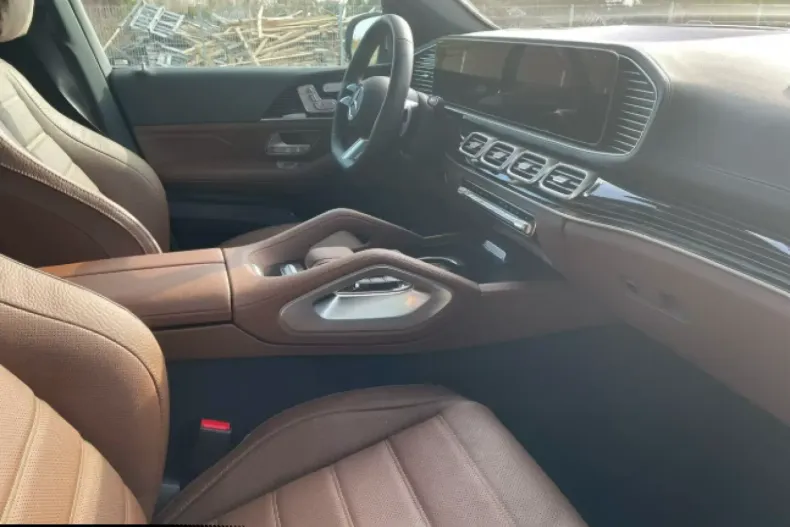 Mercedes-Benz GLS 450 din 2025 cu 5.000 km - oferta MER174761 - foto 3