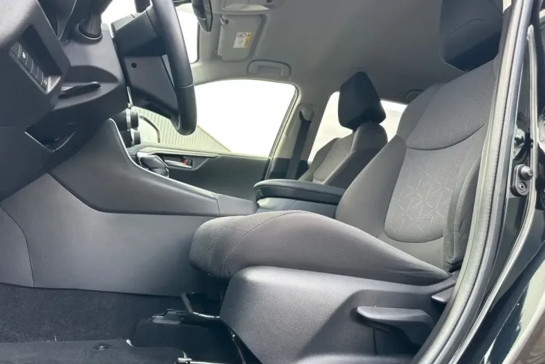 Toyota RAV4 din 2021 cu 99.882 km - oferta TOY174762 - foto 13