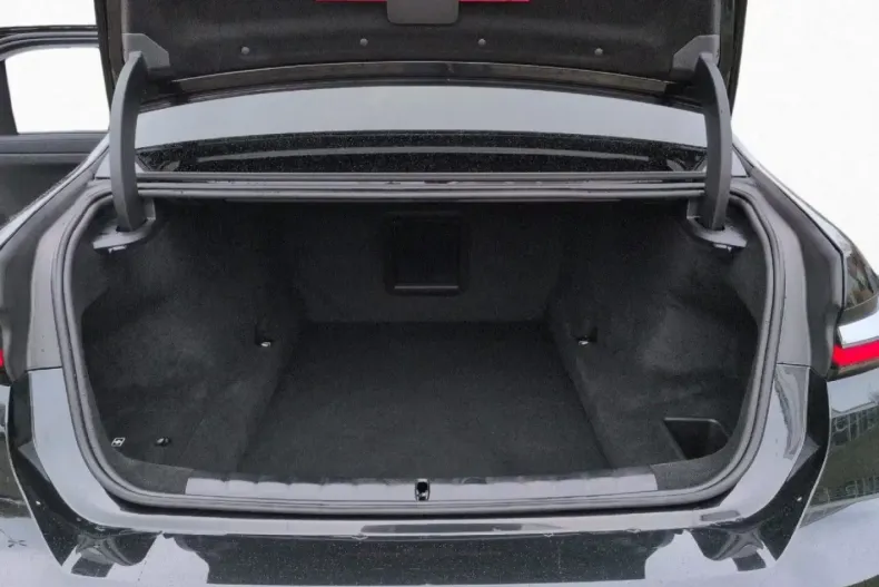 BMW 740 din 2025 cu 26.990 km - oferta BMW174765 - foto 7