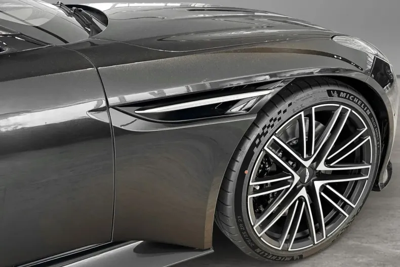 Aston Martin DB12 din 2024 cu 1.200 km - oferta AST174771 - foto 9