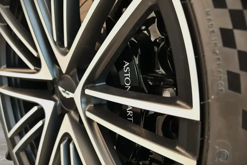 Aston Martin DB12 din 2024 cu 1.200 km - oferta AST174771 - foto 16