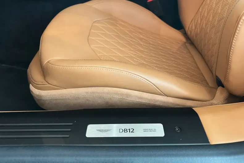 Aston Martin DB12 din 2024 cu 1.200 km - oferta AST174771 - foto 20