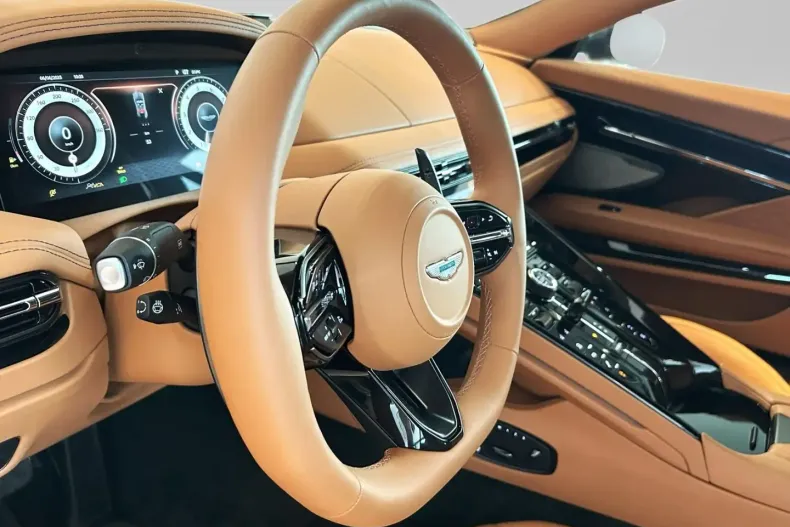 Aston Martin DB12 din 2024 cu 1.200 km - oferta AST174771 - foto 23