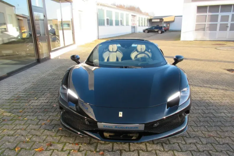 Ferrari 296 GTS din 2023 cu 2.200 km - oferta FER174775 - foto 3