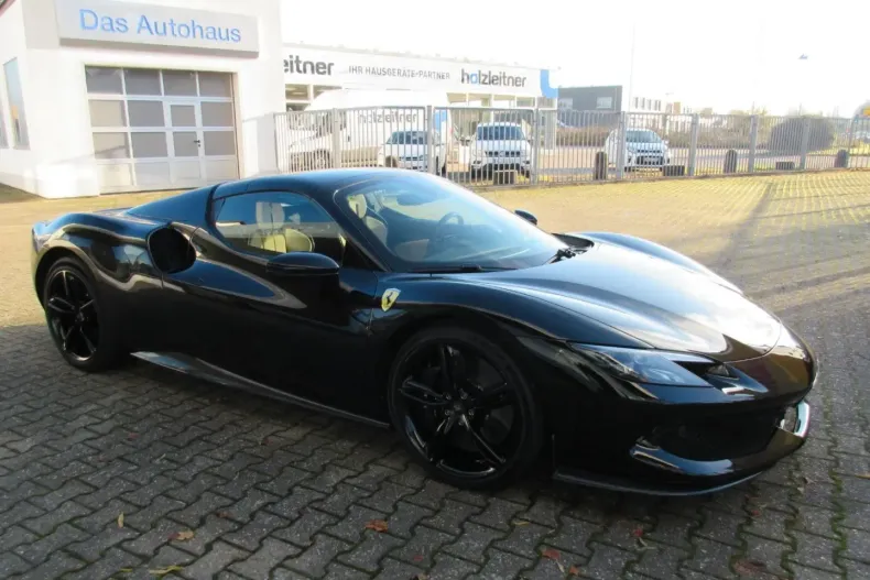 Ferrari 296 GTS din 2023 cu 2.200 km - oferta FER174775 - foto 6